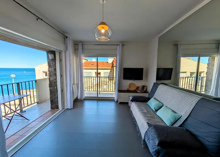 Appartement Vue Mer A 1 Min A Pied Des Plages Avec Parking Prive