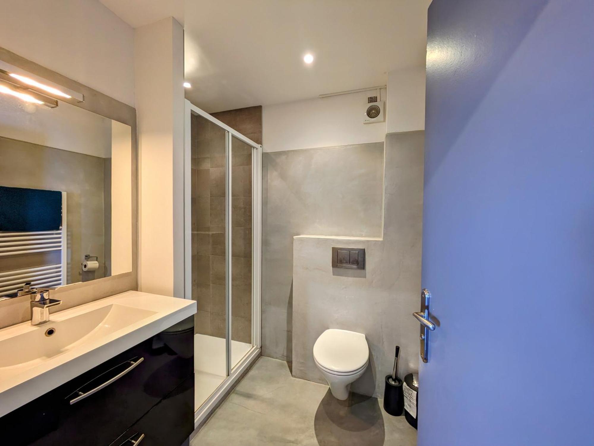Apartment Vue A 1 Min A Pied Des Plages Avec Parking Prive