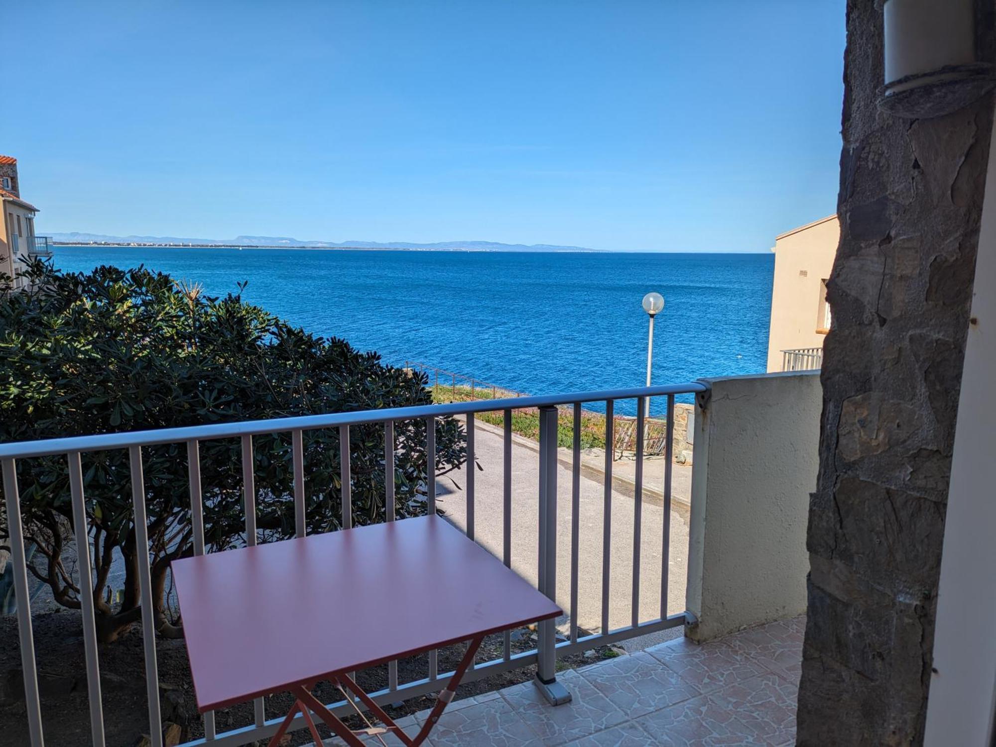 Vue A 1 Min A Pied Des Plages Avec Parking Prive *